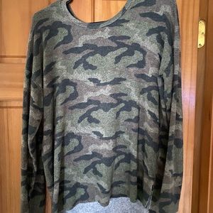 Camo American Eagle top